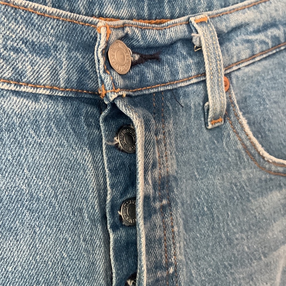 Levi’s 501 Stylish Light Blue Straight Leg Distressed Jeans - Picture 5 of 10
